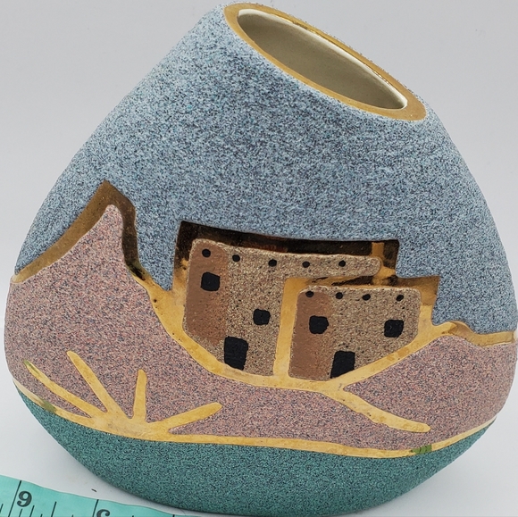 Southwestern Sand Pottery Art Vase Pueblo 14 Karat Gold Accents Village Scenery - Picture 12 of 13